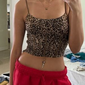 LEOPARD PRINT CROP TOP